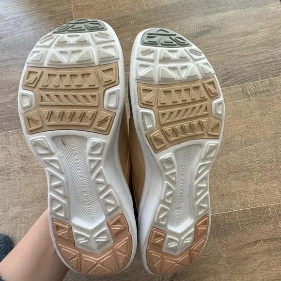 APL Techbloom Bliss Running Walking Shoes Rose Gold/ Champagne - Picture 3 of 7